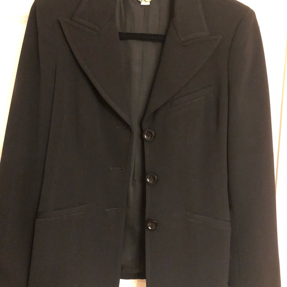 Blazer - Picture 3 of 5